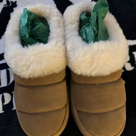 UGG Tazzlita size 9 - Picture 4 of 4